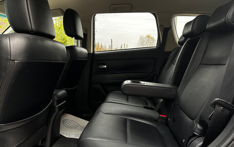 Mitsubishi Outlander III рестайлинг 3, 2012 год, 1 370 000 рублей, 13 фотография