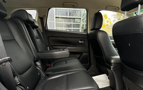 Mitsubishi Outlander III рестайлинг 3, 2012 год, 1 370 000 рублей, 14 фотография