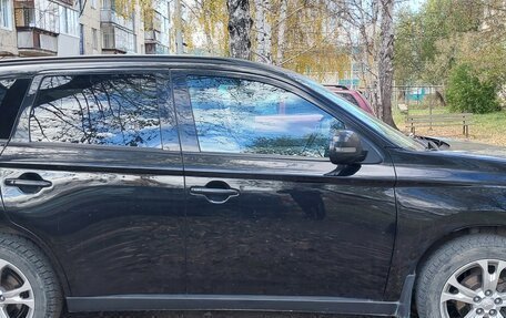 Mitsubishi Outlander III рестайлинг 3, 2014 год, 1 450 000 рублей, 3 фотография