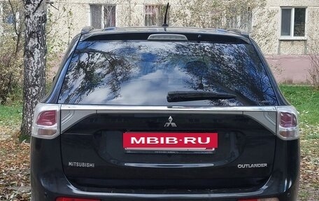 Mitsubishi Outlander III рестайлинг 3, 2014 год, 1 450 000 рублей, 5 фотография