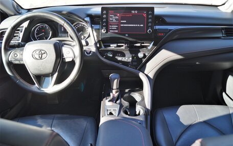 Toyota Camry, 2021 год, 3 400 000 рублей, 30 фотография