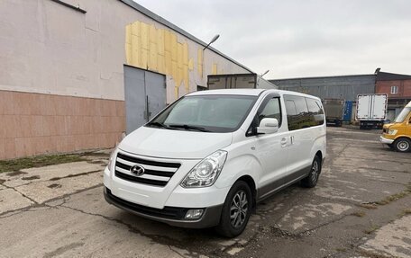 Hyundai Grand Starex Grand Starex I рестайлинг 2, 2016 год, 2 500 000 рублей, 1 фотография