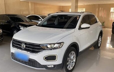 Volkswagen T-Roc I, 2022 год, 1 359 777 рублей, 1 фотография