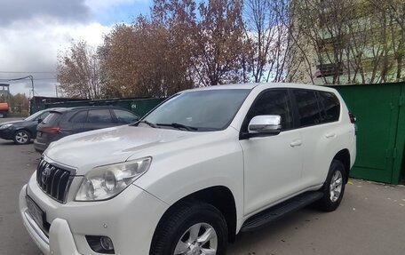 Toyota Land Cruiser Prado 150 рестайлинг 2, 2010 год, 2 200 000 рублей, 2 фотография