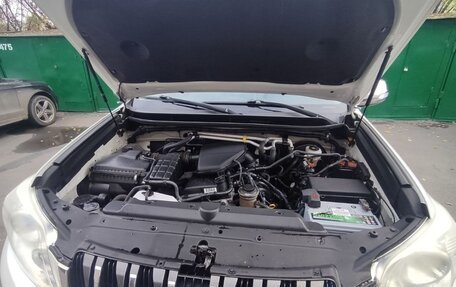 Toyota Land Cruiser Prado 150 рестайлинг 2, 2010 год, 2 200 000 рублей, 4 фотография