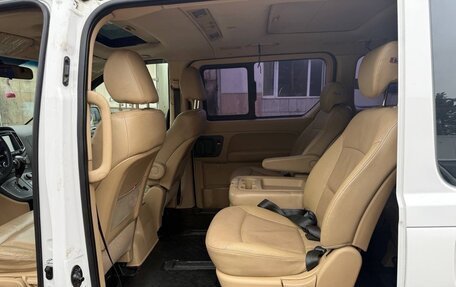 Hyundai Grand Starex Grand Starex I рестайлинг 2, 2016 год, 2 500 000 рублей, 7 фотография