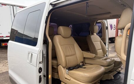 Hyundai Grand Starex Grand Starex I рестайлинг 2, 2016 год, 2 500 000 рублей, 9 фотография