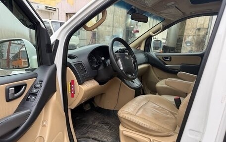 Hyundai Grand Starex Grand Starex I рестайлинг 2, 2016 год, 2 500 000 рублей, 6 фотография