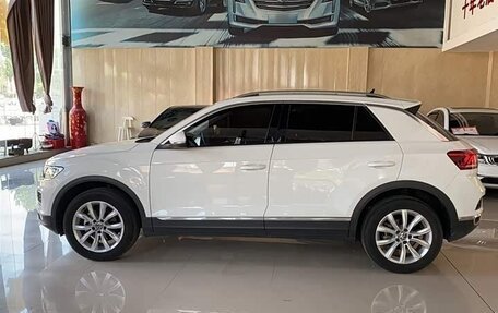 Volkswagen T-Roc I, 2022 год, 1 359 777 рублей, 4 фотография