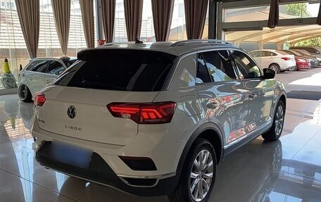 Volkswagen T-Roc I, 2022 год, 1 359 777 рублей, 5 фотография