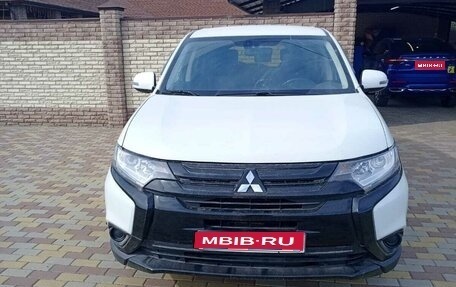 Mitsubishi Outlander III рестайлинг 3, 2017 год, 1 500 000 рублей, 1 фотография