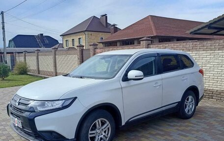 Mitsubishi Outlander III рестайлинг 3, 2017 год, 1 500 000 рублей, 5 фотография