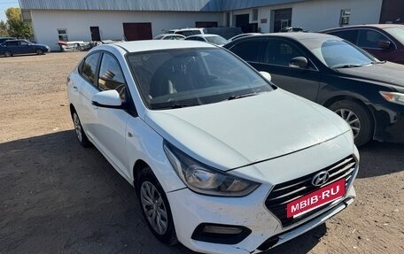 Hyundai Solaris II рестайлинг, 2019 год, 725 000 рублей, 3 фотография