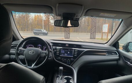 Toyota Camry, 2018 год, 2 290 000 рублей, 13 фотография