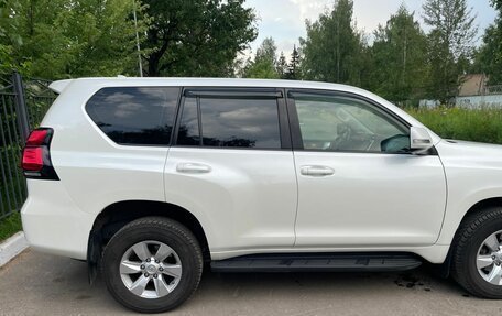 Toyota Land Cruiser Prado 150 рестайлинг 2, 2017 год, 4 300 000 рублей, 1 фотография