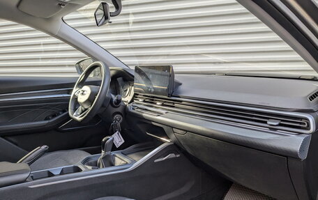 Geely Emgrand, 2023 год, 1 590 000 рублей, 11 фотография