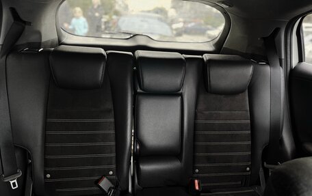 Honda Vezel, 2016 год, 1 700 000 рублей, 32 фотография