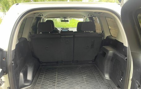 Toyota Land Cruiser Prado 150 рестайлинг 2, 2017 год, 4 300 000 рублей, 9 фотография