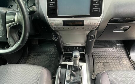 Toyota Land Cruiser Prado 150 рестайлинг 2, 2017 год, 4 300 000 рублей, 11 фотография