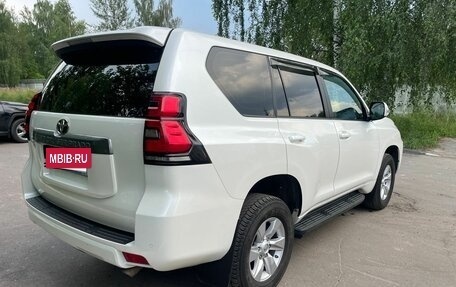 Toyota Land Cruiser Prado 150 рестайлинг 2, 2017 год, 4 300 000 рублей, 4 фотография