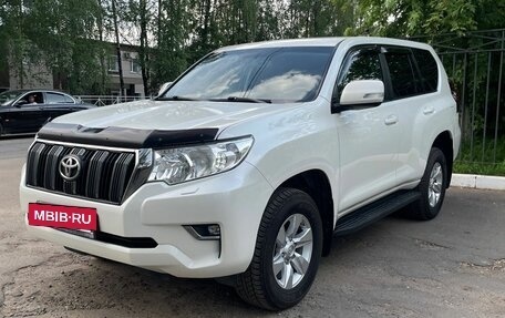 Toyota Land Cruiser Prado 150 рестайлинг 2, 2017 год, 4 300 000 рублей, 13 фотография