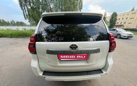 Toyota Land Cruiser Prado 150 рестайлинг 2, 2017 год, 4 300 000 рублей, 15 фотография