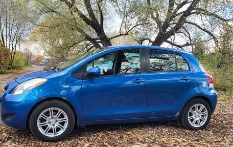 Toyota Yaris III рестайлинг, 2009 год, 500 000 рублей, 9 фотография