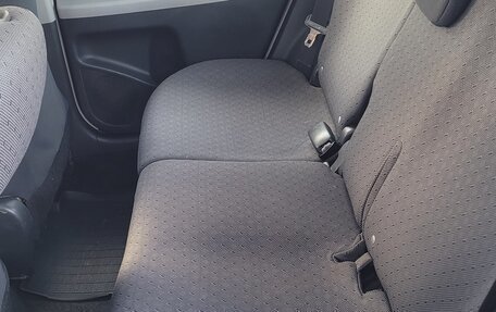 Toyota Yaris III рестайлинг, 2009 год, 500 000 рублей, 21 фотография