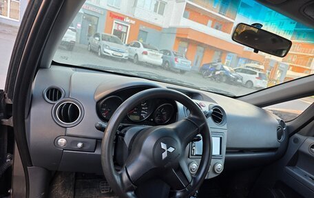 Mitsubishi Colt VI рестайлинг, 2005 год, 280 000 рублей, 8 фотография