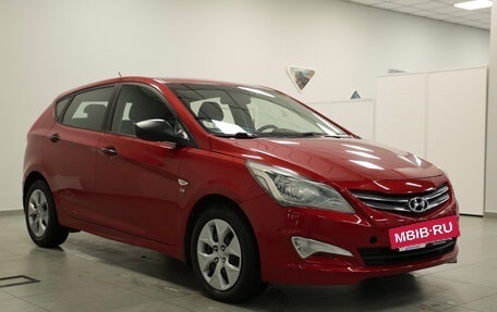 Hyundai Solaris II рестайлинг, 2015 год, 990 000 рублей, 2 фотография