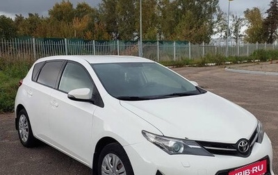 Toyota Auris II, 2013 год, 900 000 рублей, 1 фотография