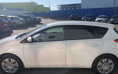 Toyota Auris II, 2013 год, 900 000 рублей, 3 фотография