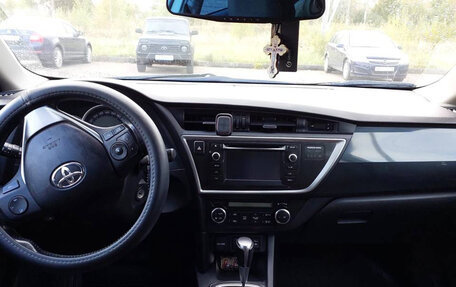 Toyota Auris II, 2013 год, 900 000 рублей, 10 фотография