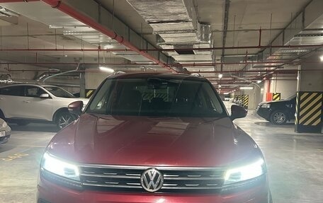 Volkswagen Tiguan II, 2018 год, 2 600 000 рублей, 2 фотография