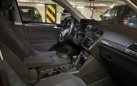Volkswagen Tiguan II, 2018 год, 2 600 000 рублей, 12 фотография