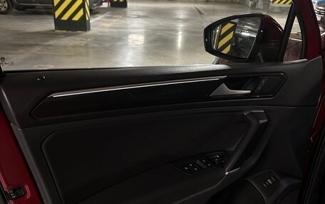 Volkswagen Tiguan II, 2018 год, 2 600 000 рублей, 11 фотография