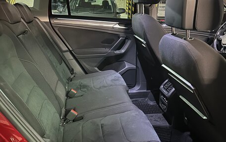 Volkswagen Tiguan II, 2018 год, 2 600 000 рублей, 13 фотография