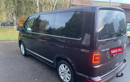 Volkswagen Multivan T6 рестайлинг, 2015 год, 3 200 000 рублей, 5 фотография