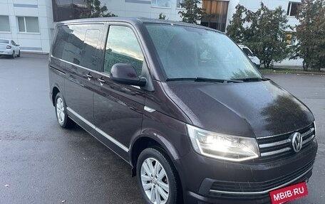 Volkswagen Multivan T6 рестайлинг, 2015 год, 3 200 000 рублей, 2 фотография