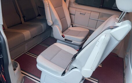 Volkswagen Multivan T6 рестайлинг, 2015 год, 3 200 000 рублей, 11 фотография