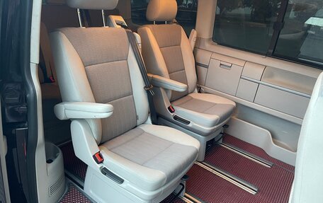 Volkswagen Multivan T6 рестайлинг, 2015 год, 3 200 000 рублей, 13 фотография