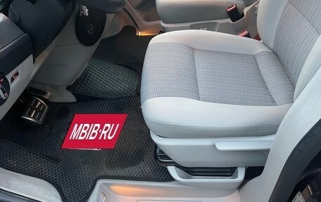 Volkswagen Multivan T6 рестайлинг, 2015 год, 3 200 000 рублей, 7 фотография