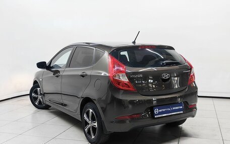 Hyundai Solaris II рестайлинг, 2015 год, 915 000 рублей, 2 фотография