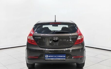 Hyundai Solaris II рестайлинг, 2015 год, 915 000 рублей, 4 фотография