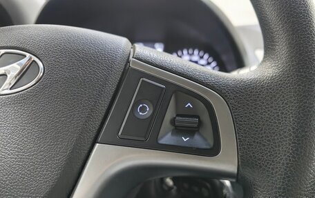 Hyundai Solaris II рестайлинг, 2015 год, 915 000 рублей, 18 фотография