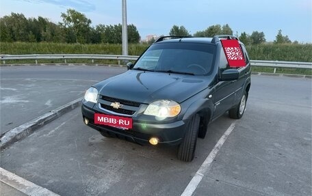 Chevrolet Niva I рестайлинг, 2013 год, 530 000 рублей, 2 фотография