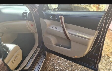 Toyota Highlander III, 2012 год, 2 200 000 рублей, 19 фотография
