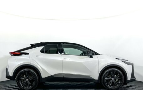 Toyota C-HR, 2024 год, 4 700 000 рублей, 4 фотография