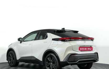 Toyota C-HR, 2024 год, 4 700 000 рублей, 7 фотография