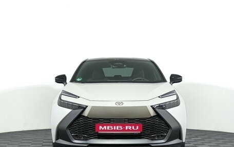 Toyota C-HR, 2024 год, 4 700 000 рублей, 2 фотография